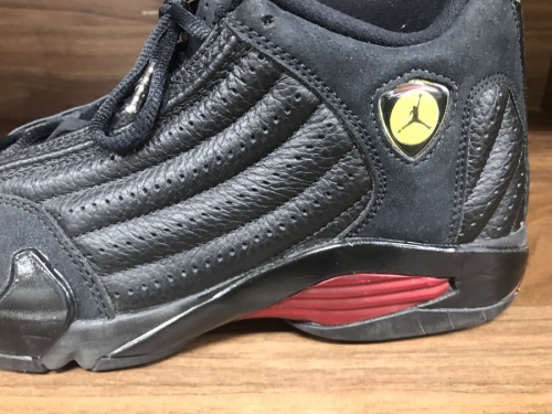 スニーカーのAIR JORDAN
