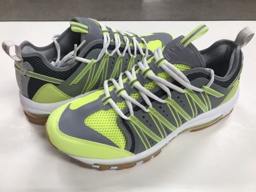 買取のスニーカー