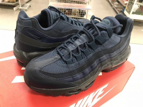 スニーカーのNIKE