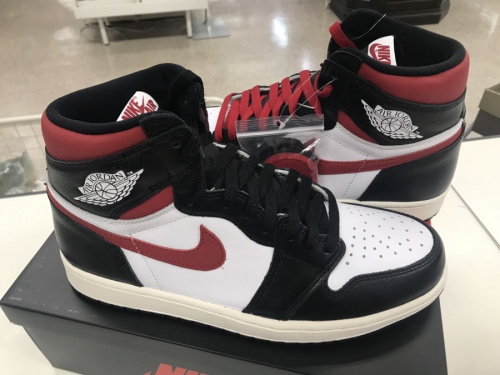 スニーカーのNIKE