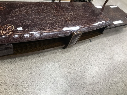 アンティークの人工大理石