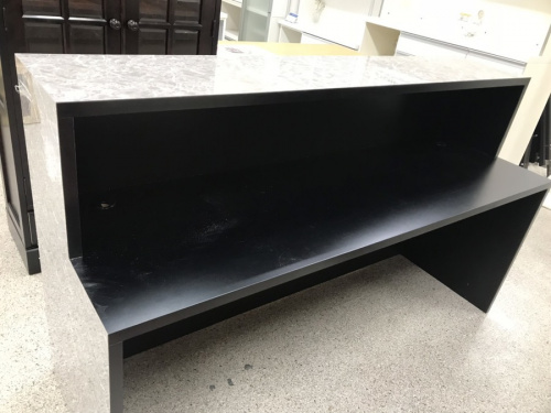 家具のカウンター