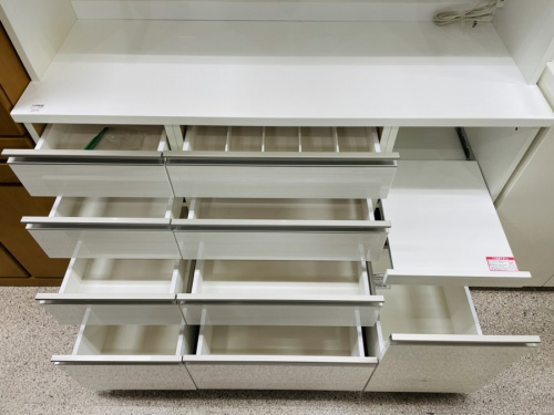 出張買取の冷蔵庫 洗濯機 テレビ エアコン ソファ カップボード ダイニングセット 収納家具