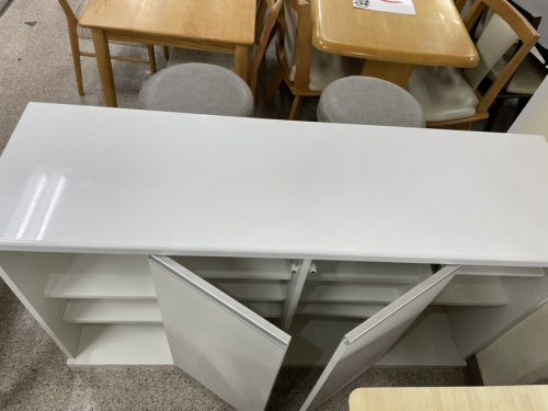 出張買取の冷蔵庫　洗濯機　テレビ　エアコン　ソファ　カップボード　ダイニングセット　収納家具