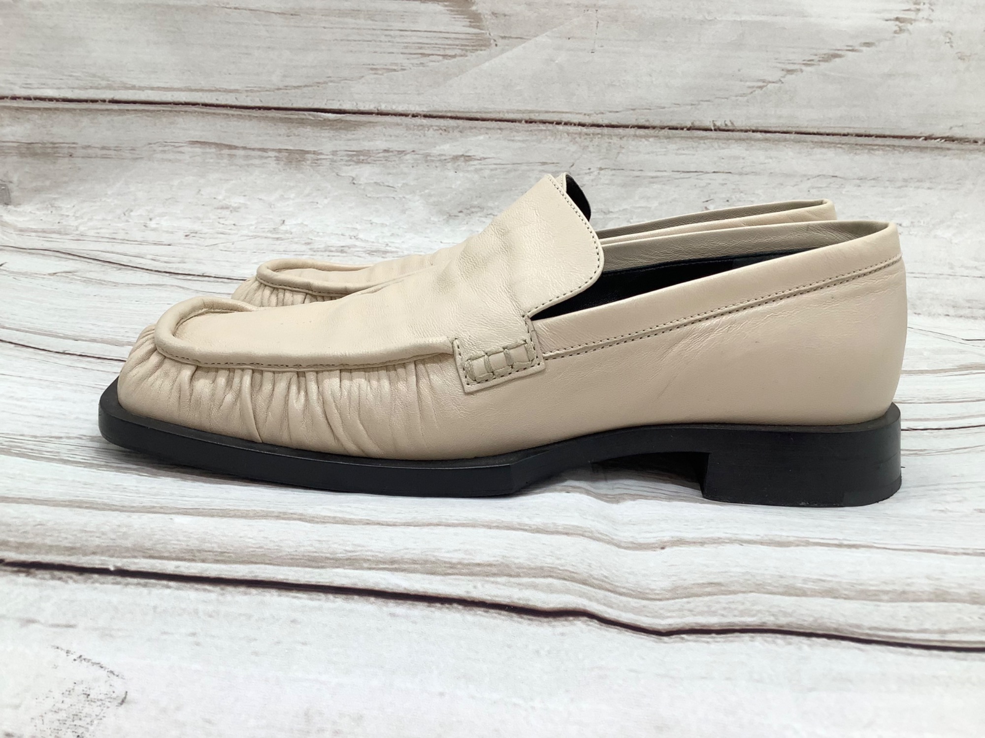 【シンプル】Jil Sander レザーローファー ロゴ スクエアトゥ JIL SANDER】スクエアトゥローファーが入荷しました！｜2023年10