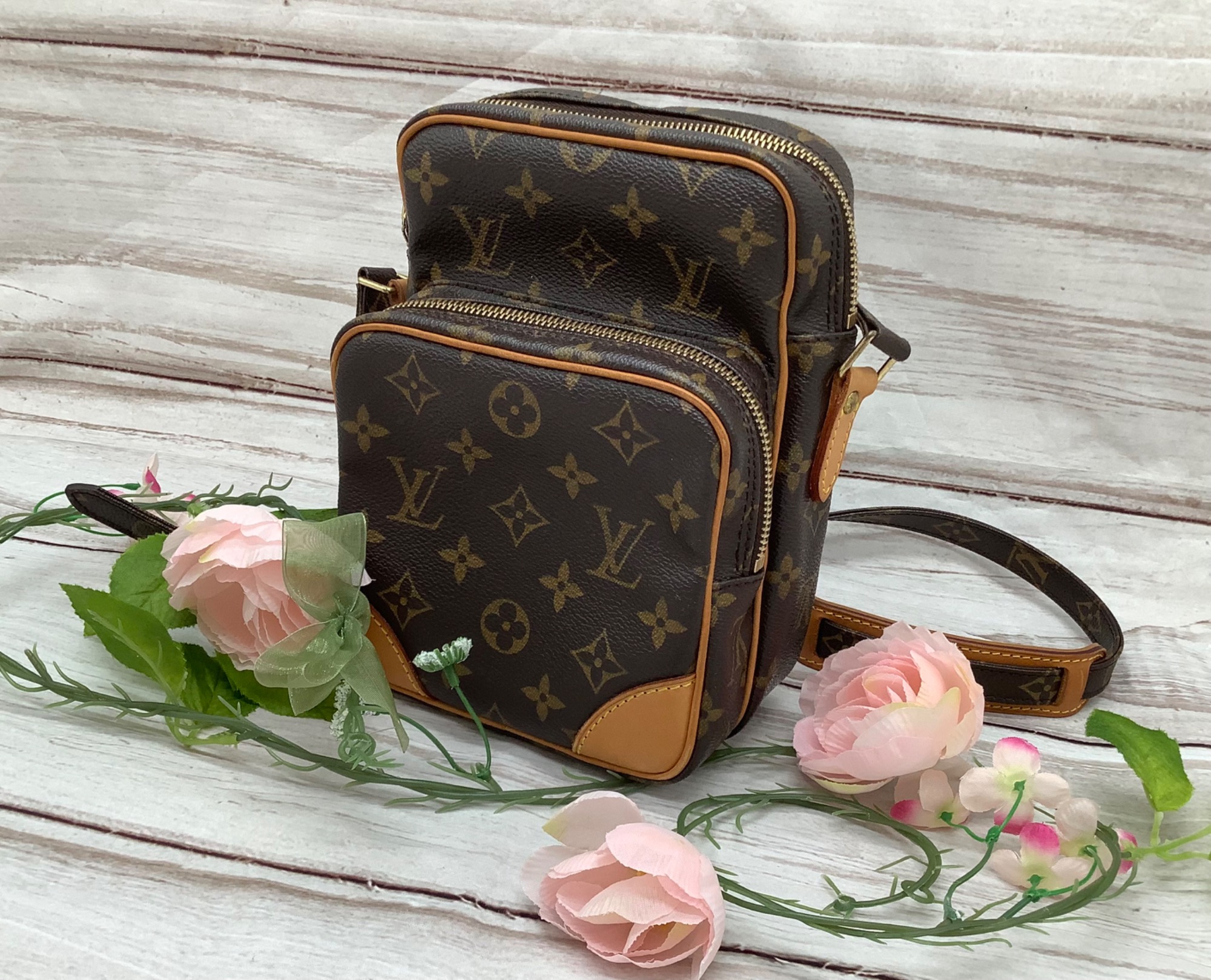 LOUIS VUITTON】ショルダーバッグのご紹介です！｜2023年10月31日 