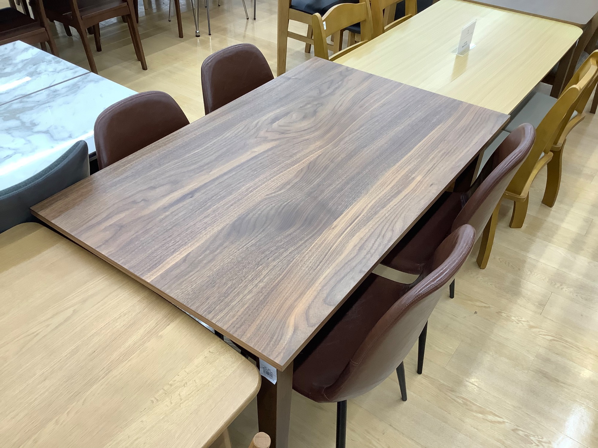 トレファク イオンモール常滑店】ダイニングテーブル リビンズ株式会社