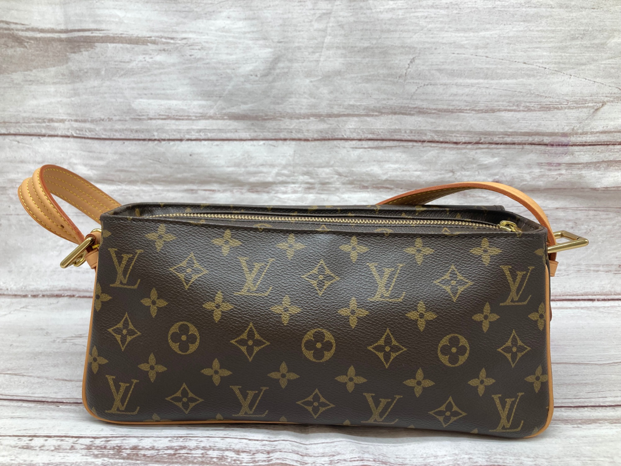 【イオンモール常滑店】LOUIS VUITTONのショルダーバッグです イオンモール常滑店】LOUIS VUITTONのショルダーバッグです