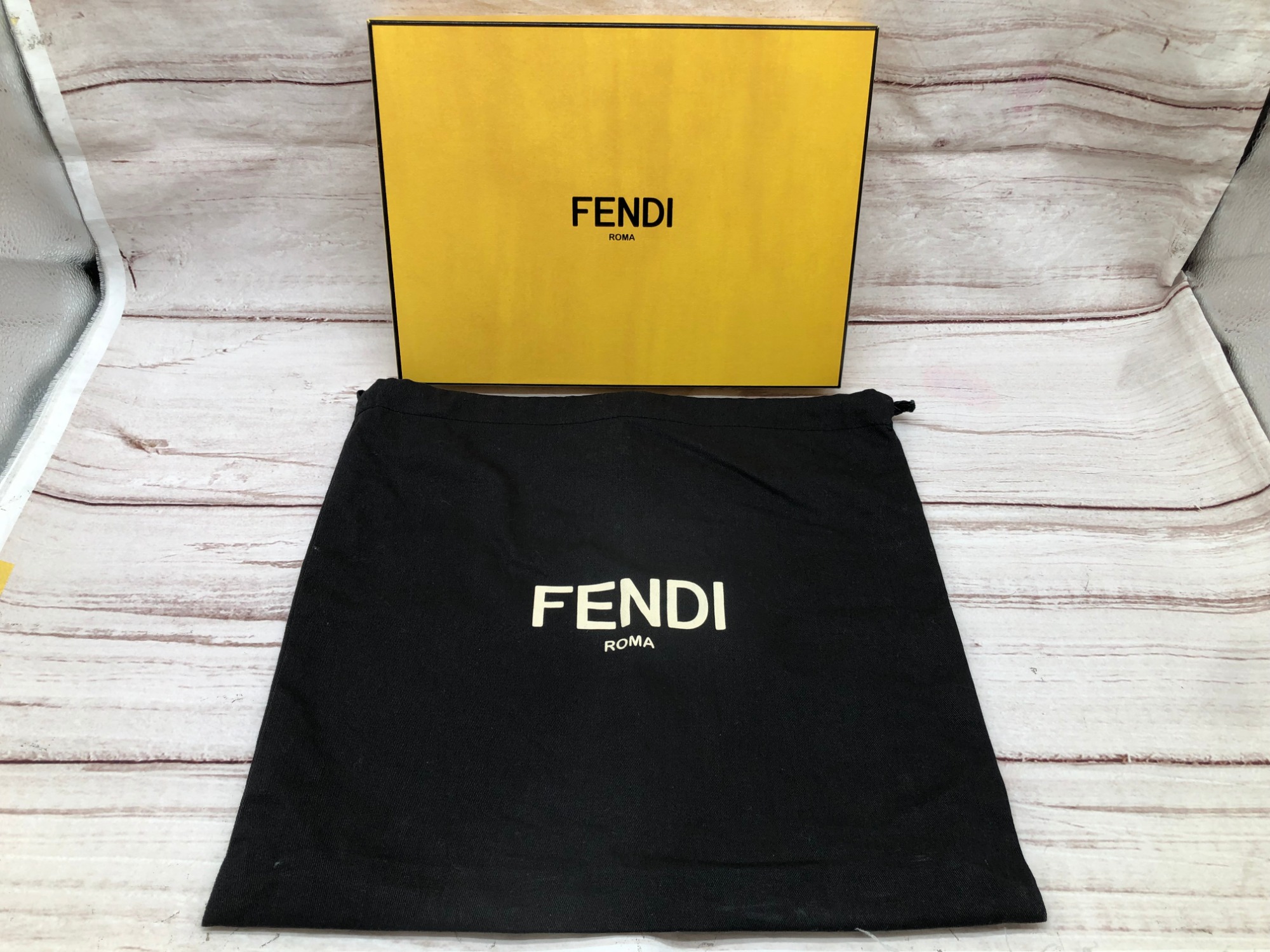 【値下げ】FENDI 8M0369トゥージュールレザーマルチスタッズバッグ フェンディ/ショルダーバッグ/トゥージュール/ダークネイビー