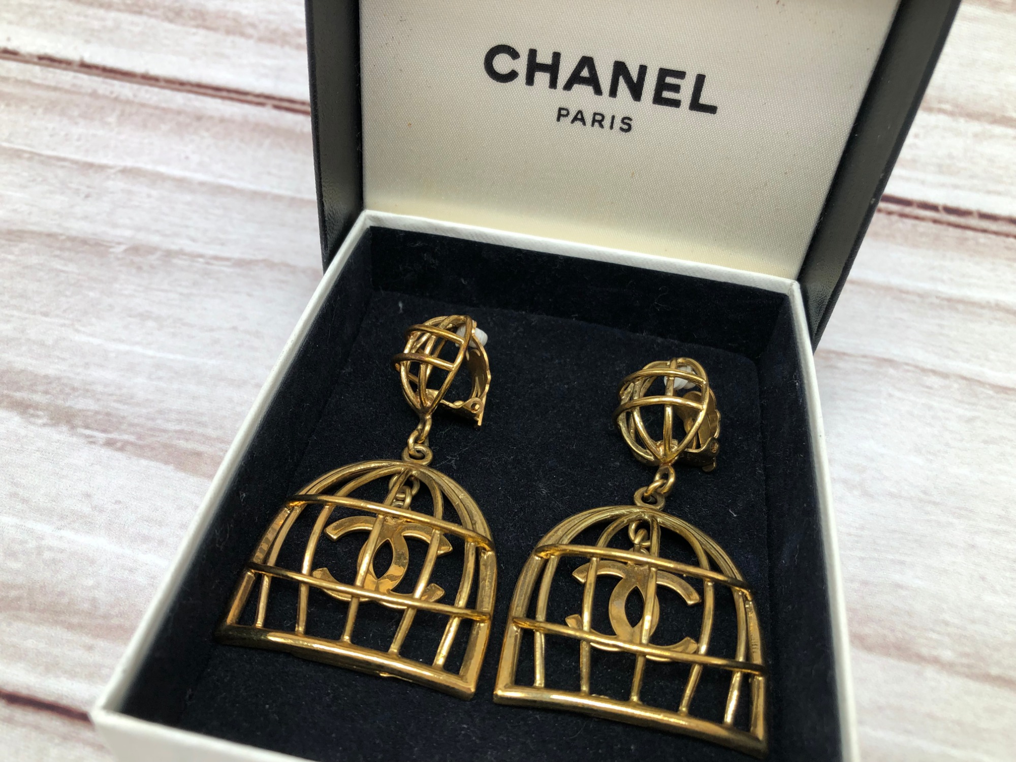 CHANEL シャネル　激レア　鳥かご　イヤリング　片耳 14110 CHANEL/シャネル】鳥籠ココマークイヤリングをご紹介いたします