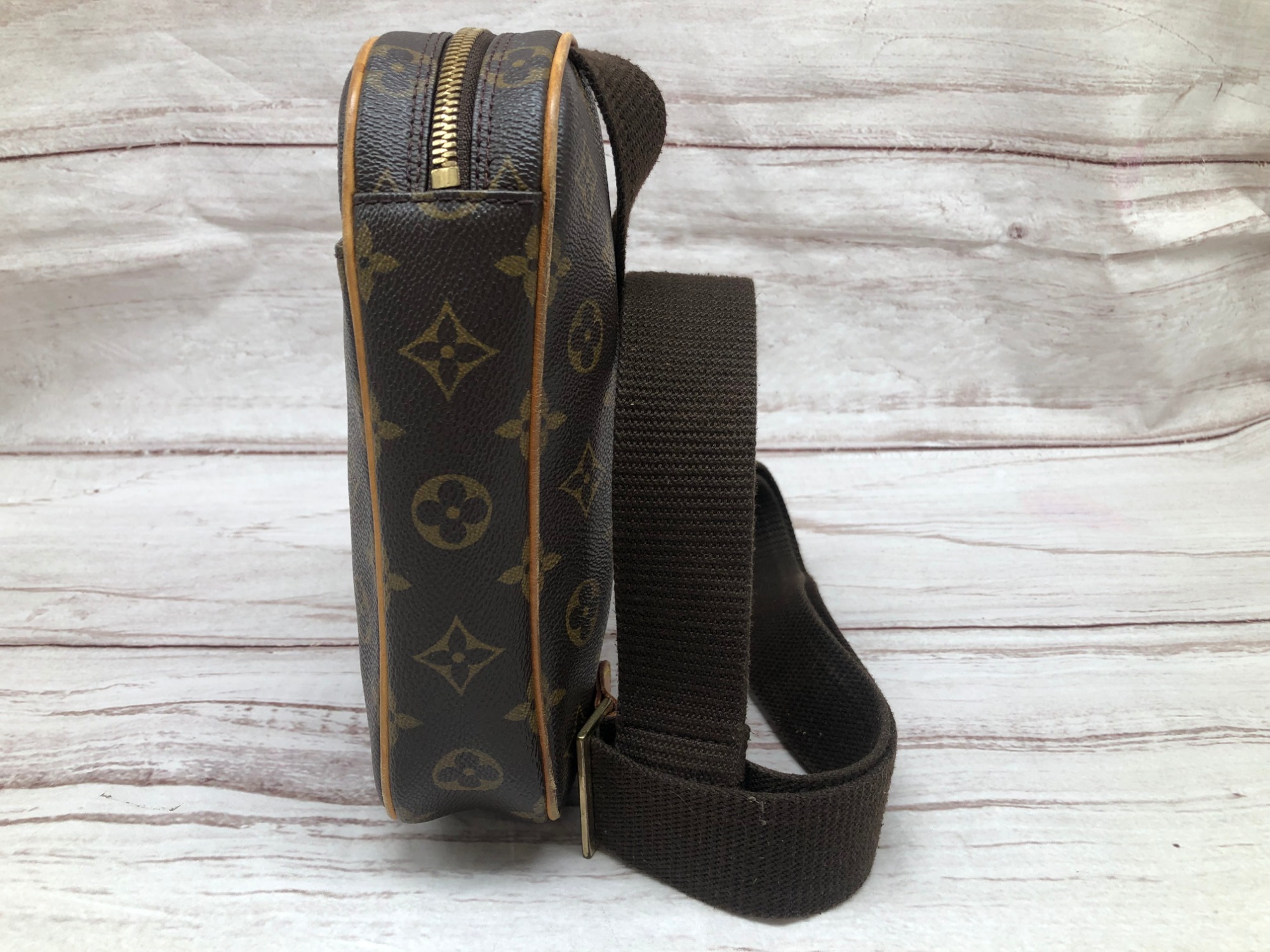 LOUIS VUITTON/ルイヴィトン】ポシェットガンジュ”M51870”が入荷