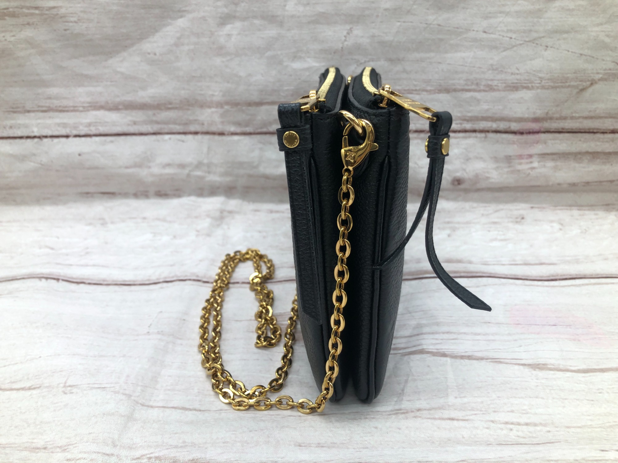 LOUIS VUITTON ルイヴィトン ソフィ ショルダーバッグ チェーン LOUIS VUITTON ルイヴィトン ソフィ ショルダーバッグ チェーン