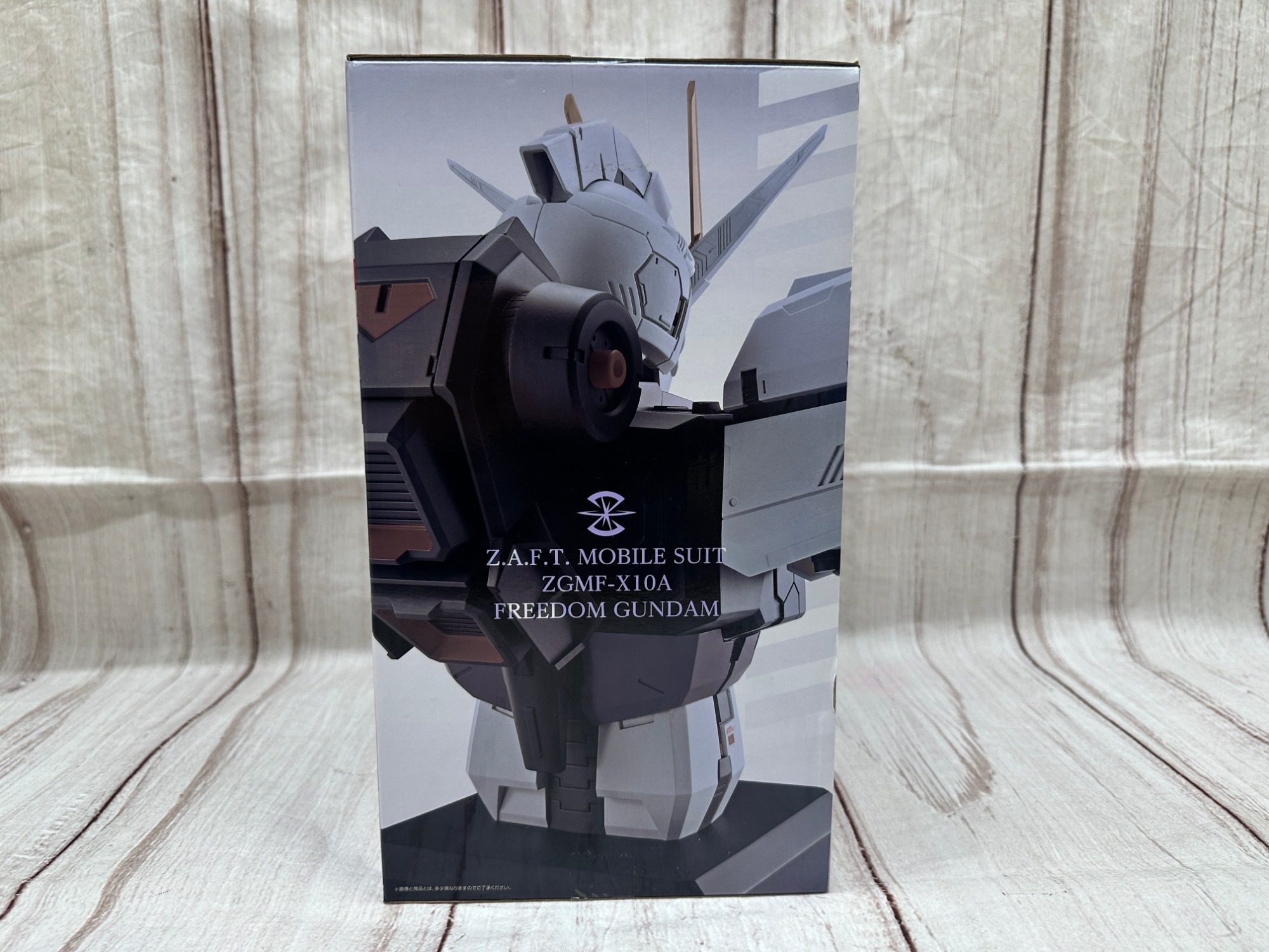 フリーダムガンダムのビッグスケール胸像フィギュアが入荷しました