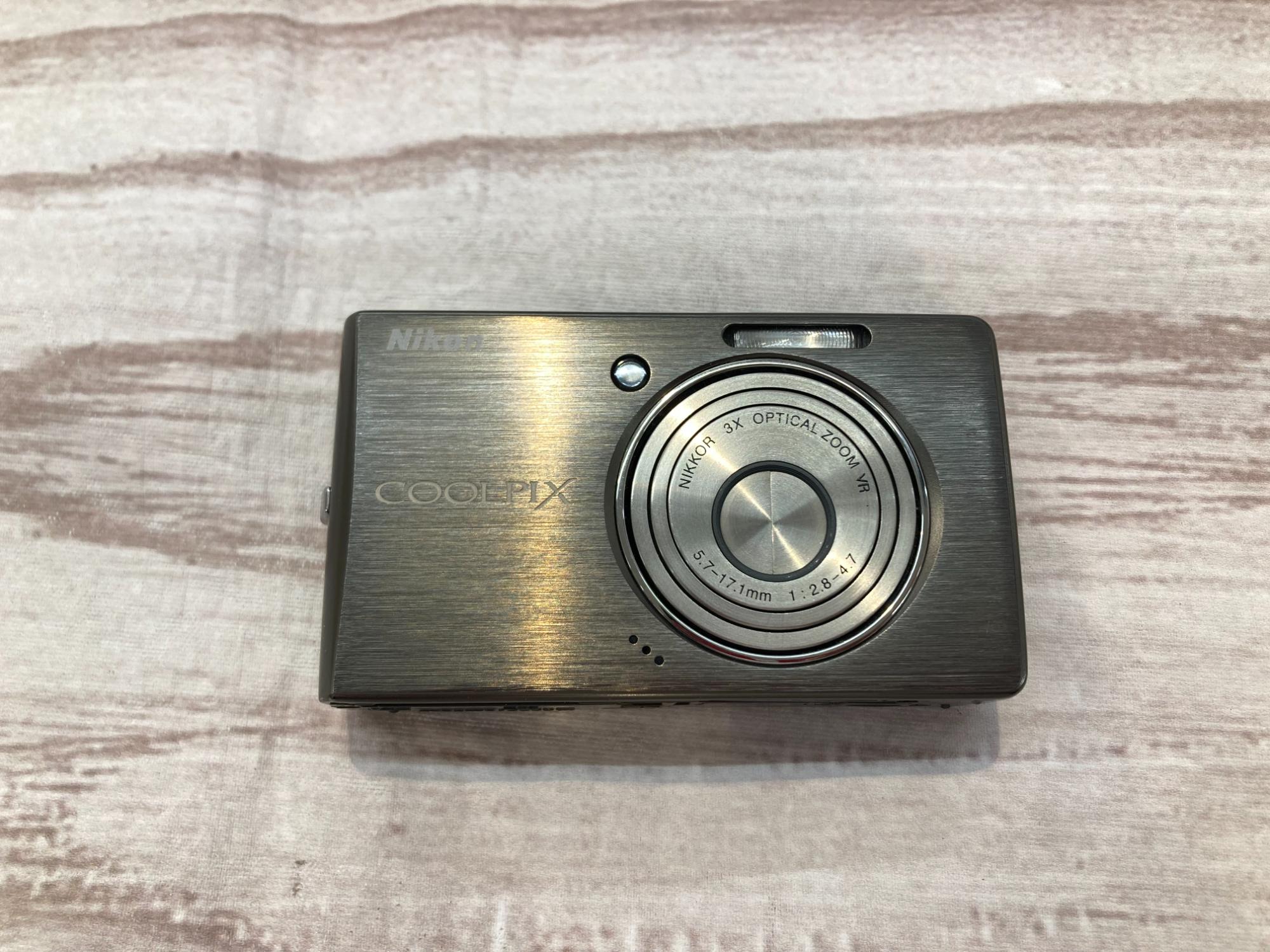 Nikon/ニコン】コンパクトデジタルカメラ ”COOLPIX S500