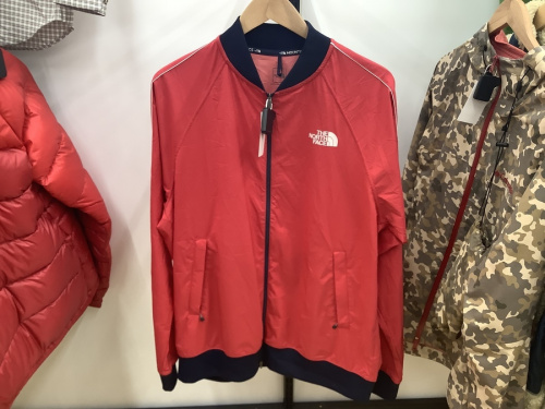 アウトドアウェア買取のメンズ衣類買取