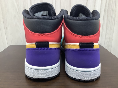 AIR JORDAN1 MIDのNIKE
