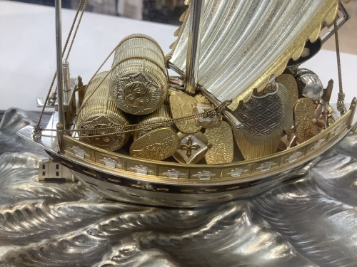 銀製宝船の武比古作