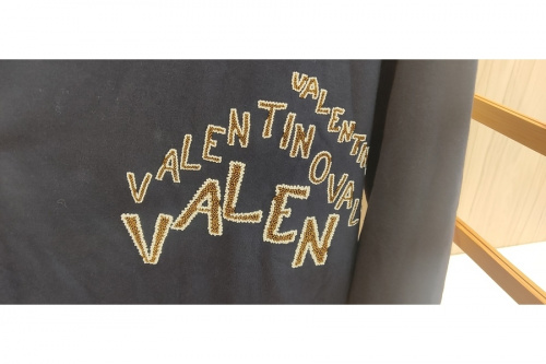 メンズファッションのVALENTINO