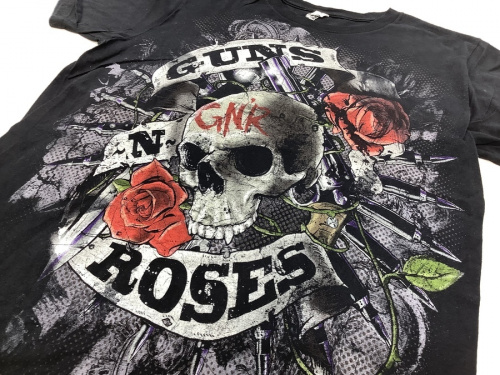 トップスのTシャツ