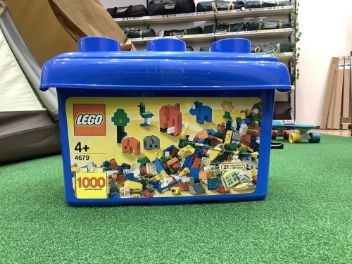 ブロックのレゴ