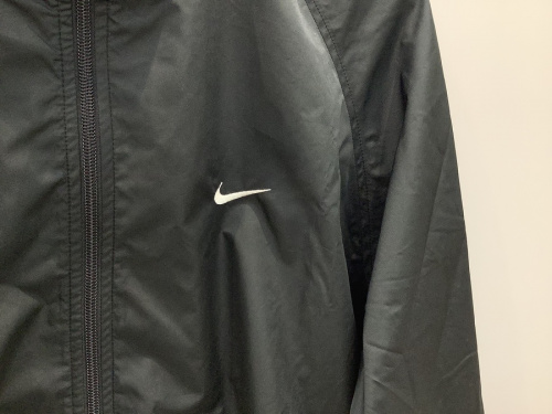 ナイロンジャケットのNIKE