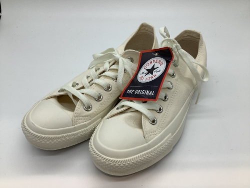 靴のスニーカー