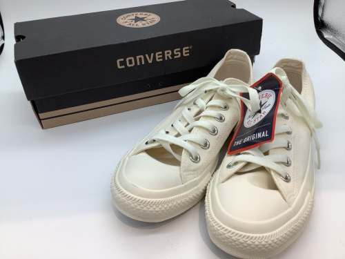 スニーカーのローカットスニーカー