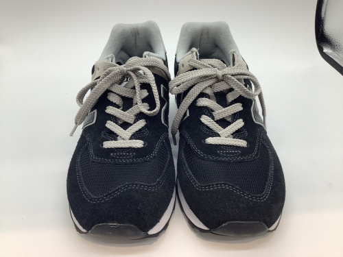 スニーカーのNEW BALANCE