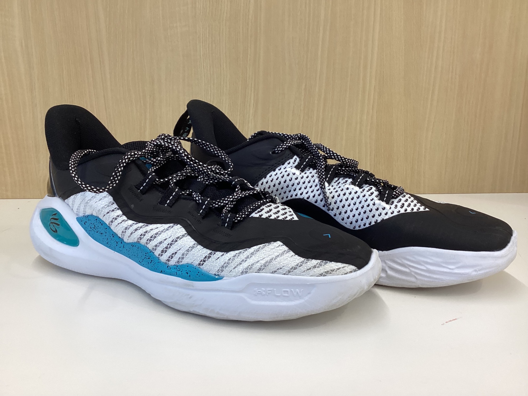雅 UNDER ARMOUR スニーカー】入荷しました！！｜2025年07月21日