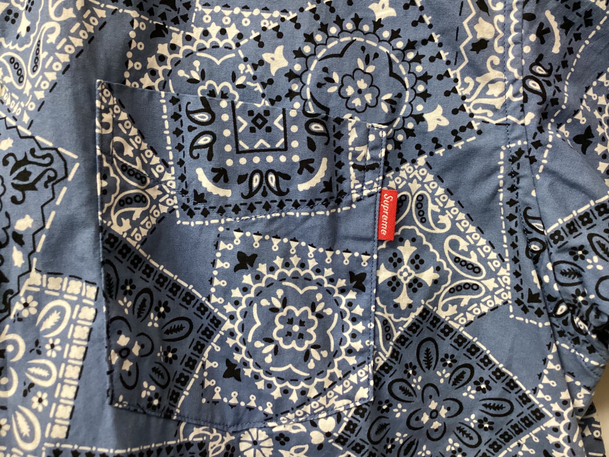 Supreme シュプリーム】バンダナ柄の半袖シャツ入荷しました