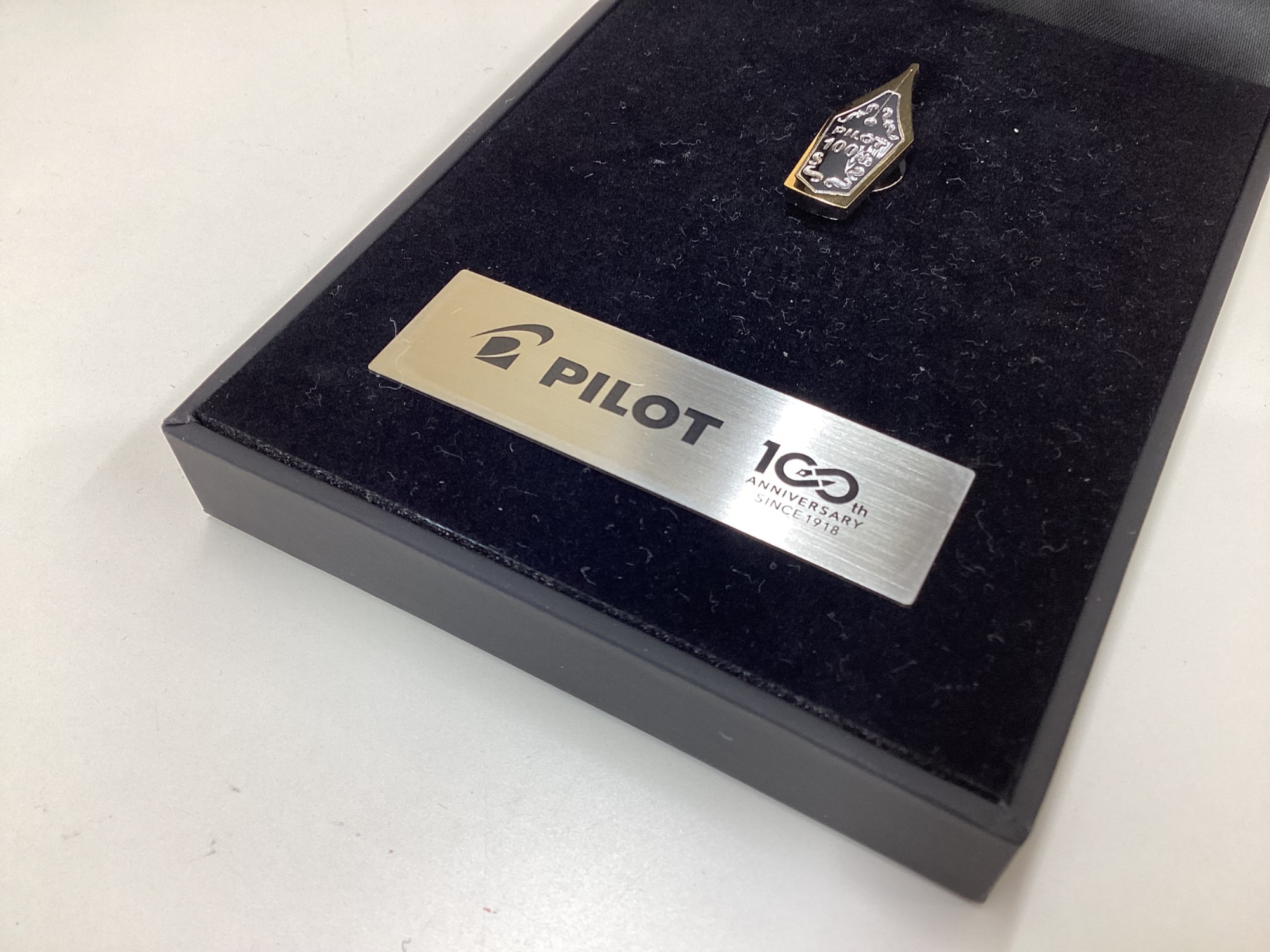 非売品　パイロット 100周年記念 純銀製 ピンバッジ PILOT】100th Anniversary 純銀 ピンバッジ入荷いたしました！！｜2025