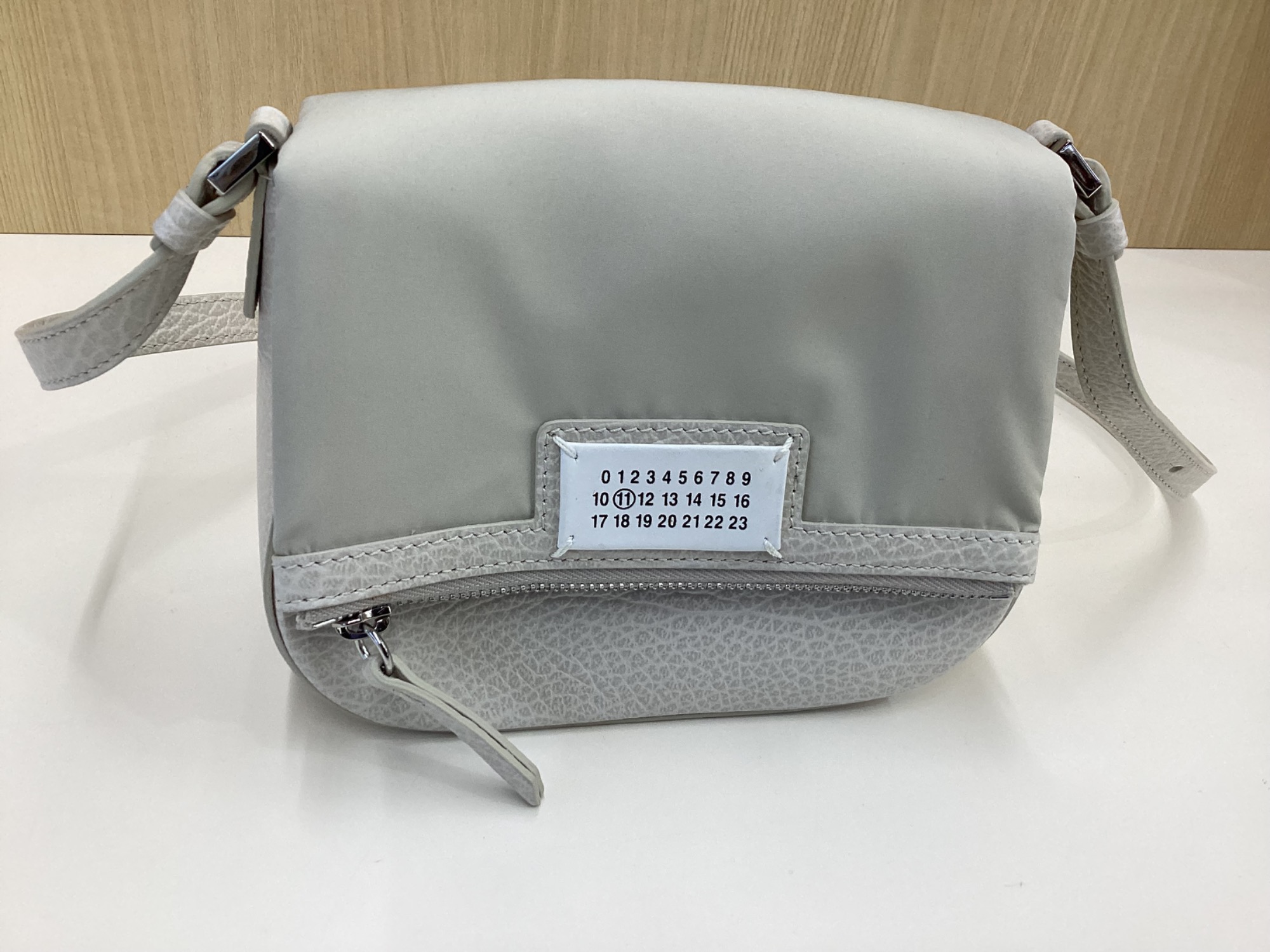 Maison Margiela メゾン マルジェラ】ショルダーバッグ入荷しま