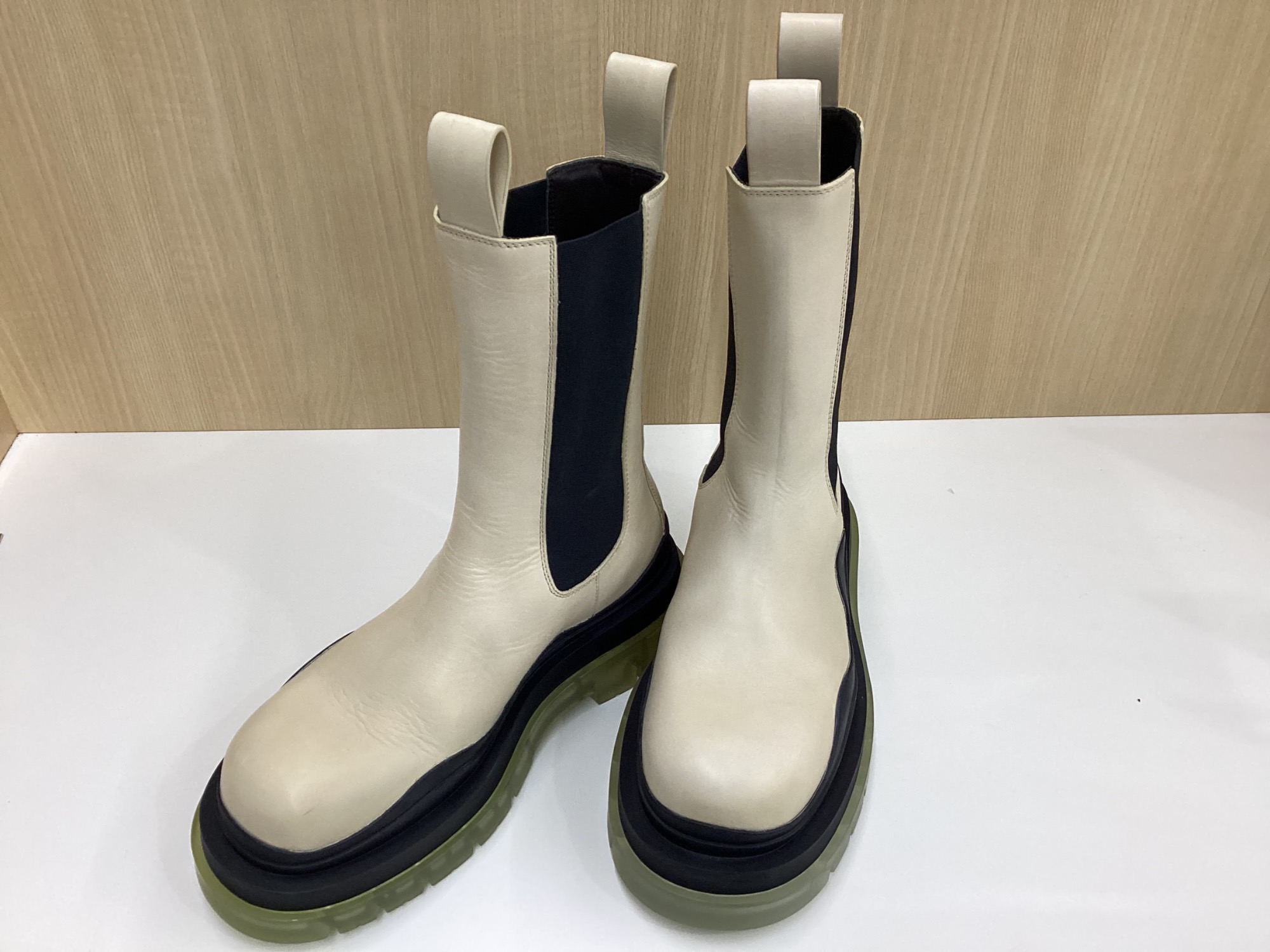 BOTTEGA VENETA ボッテガ・ヴェネタ】タイヤロング チェルシーブーツ BOTTEGA VENETA ボッテガ・ヴェネタ】タイヤロング チェルシーブーツ