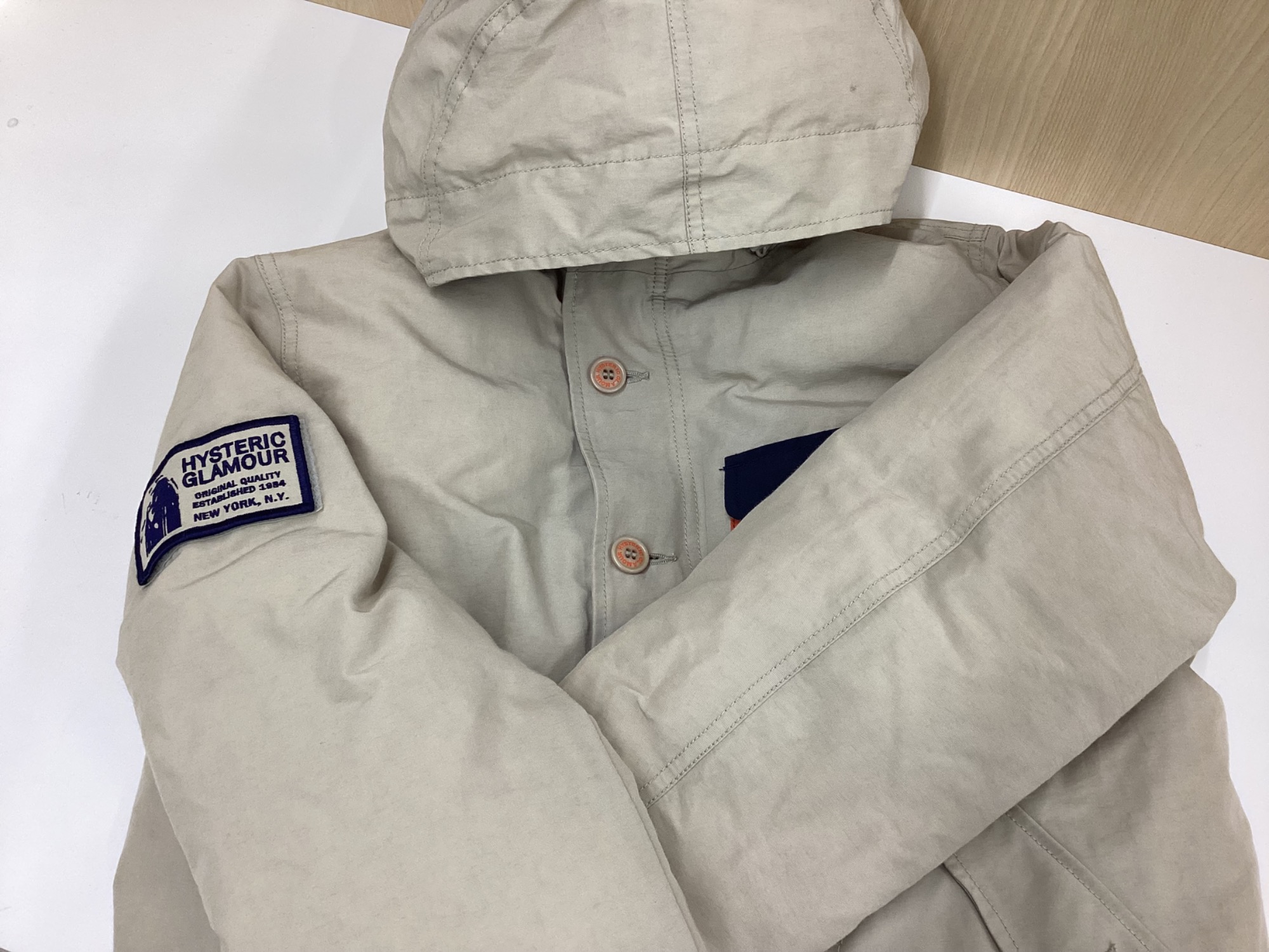 HYSTERIC GLAMOUR ダウンジャケット ベージュ Hysteric Glamour ヒステリックグラマー】ダウンジャケット入荷しま