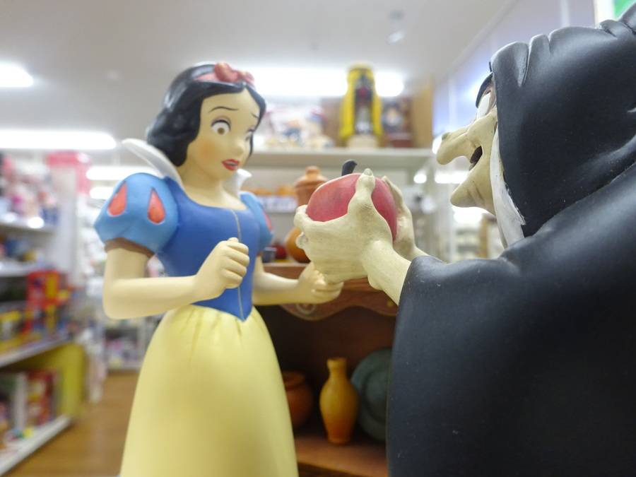 白雪姫 ウイックドウイッチ フィギュア Disney store （画像19