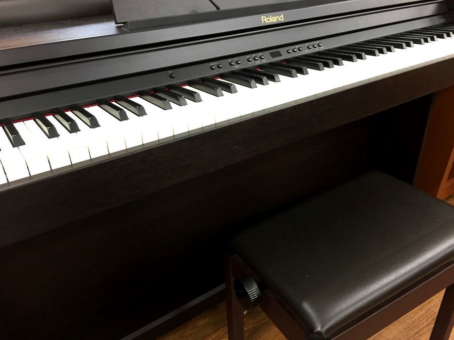 九州エリア配送可能！i523  ROLAND RP401R  2015年製 電子ピアノ ローランド Roland - News Release - 好評の初心者向け電子ピアノに台数限定モデル
