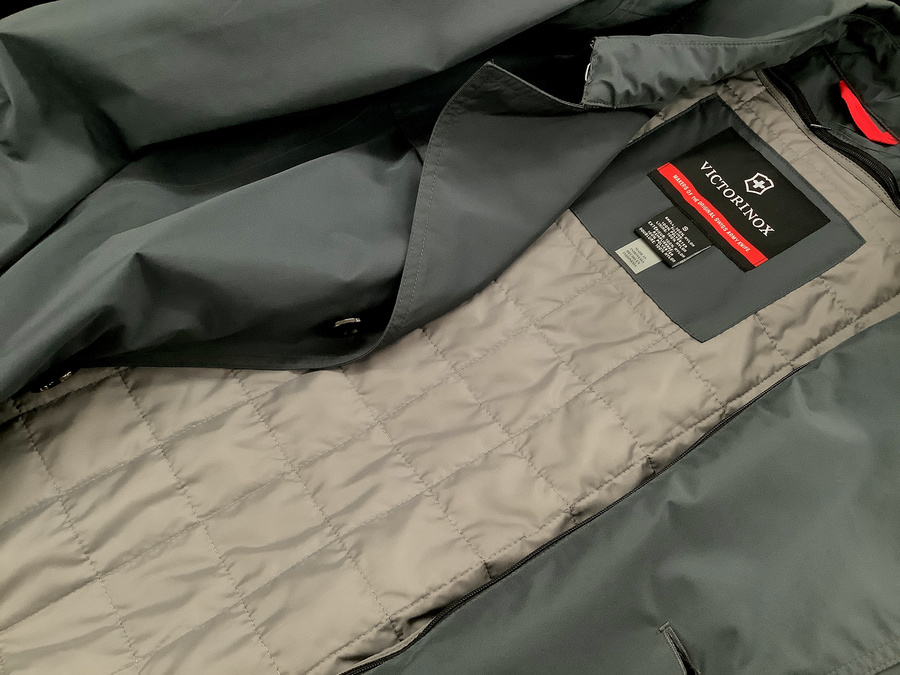 ★ビクトリノックスコート★￼ VICTORINOX/ビクトリノックス】GORE-TEXコート入荷！！【八尾店