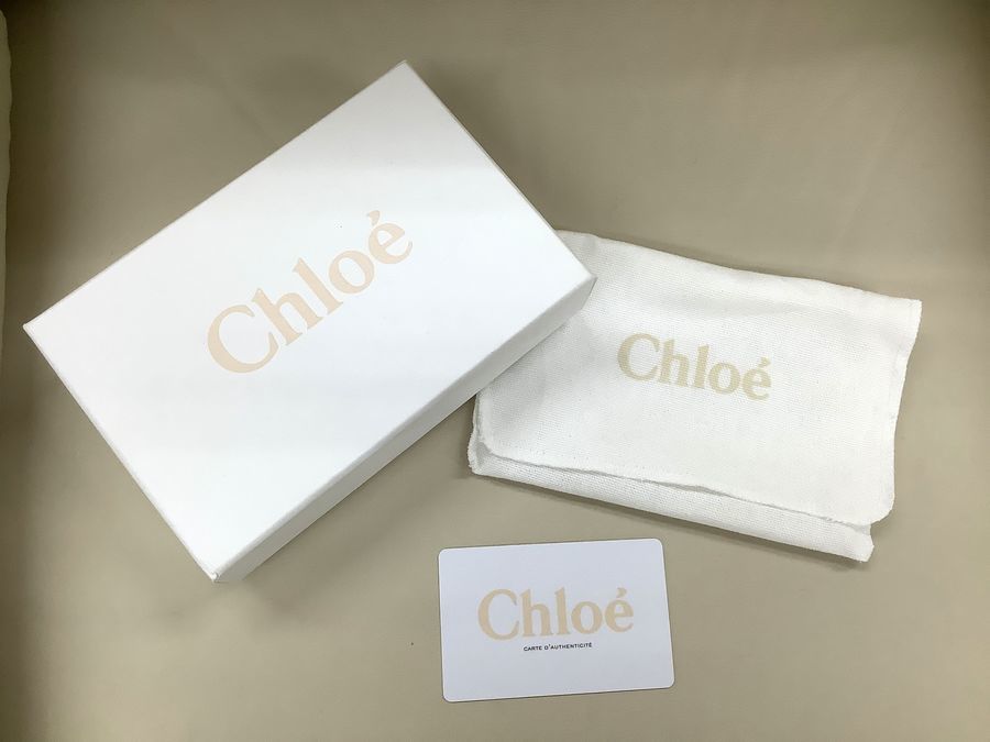 箱付き Chloe クロエ ブルー キーケース 6連 男女兼用 楽天市場】Chloe クロエ 6連 キーケース キーフック 小物 ロゴ