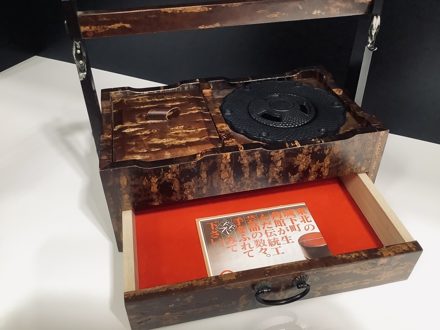 伝統ある角館の樺細工！手付煙草盆入荷しました！！【八尾店】｜2021年