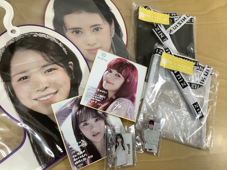 NiziUグッズ　一番くじ NiziUグッズ 1番くじ - メルカリ