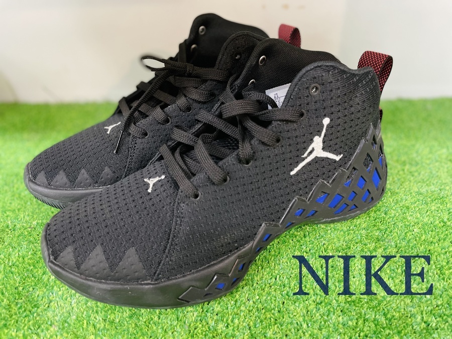 NIKE(ナイキ)】ジョーダンのダイヤモンドカットスニーカーが入荷