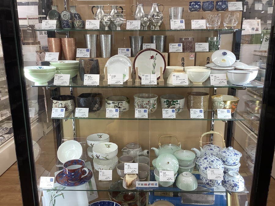 赤濃牡丹絵】名窯”源右衛門”の和モダンなコーヒーカップ入荷しま