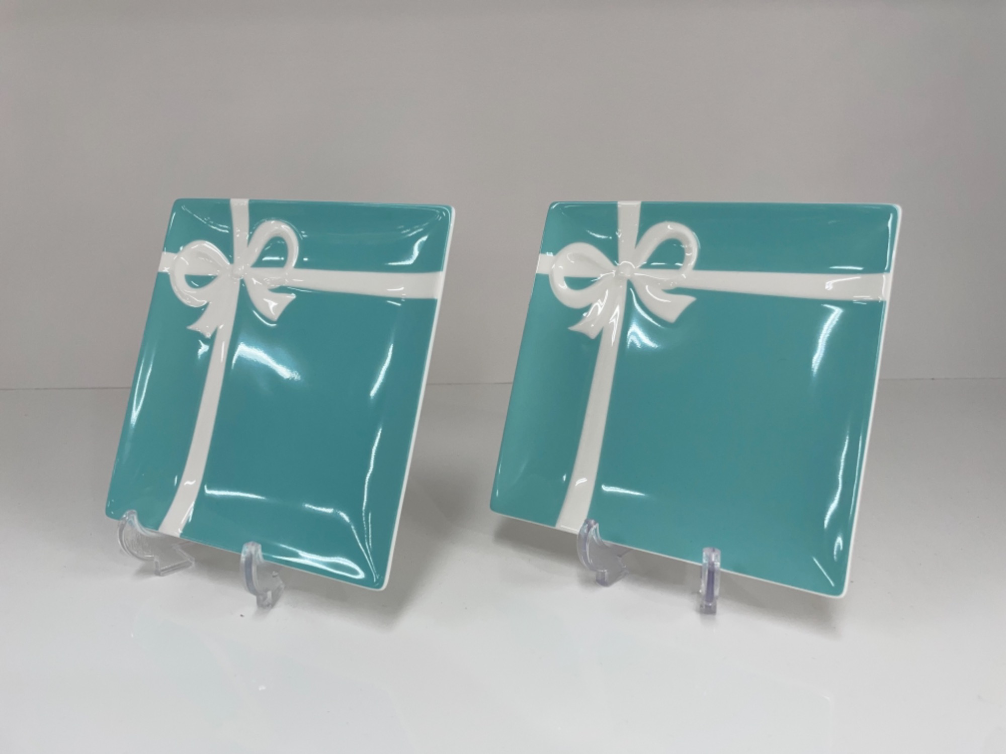 ティファニー ブルーボックス スクエア プレート ペア Tiffany&Co./ティファニー】Tiffanyの象徴ティファニーブルー・ブルー