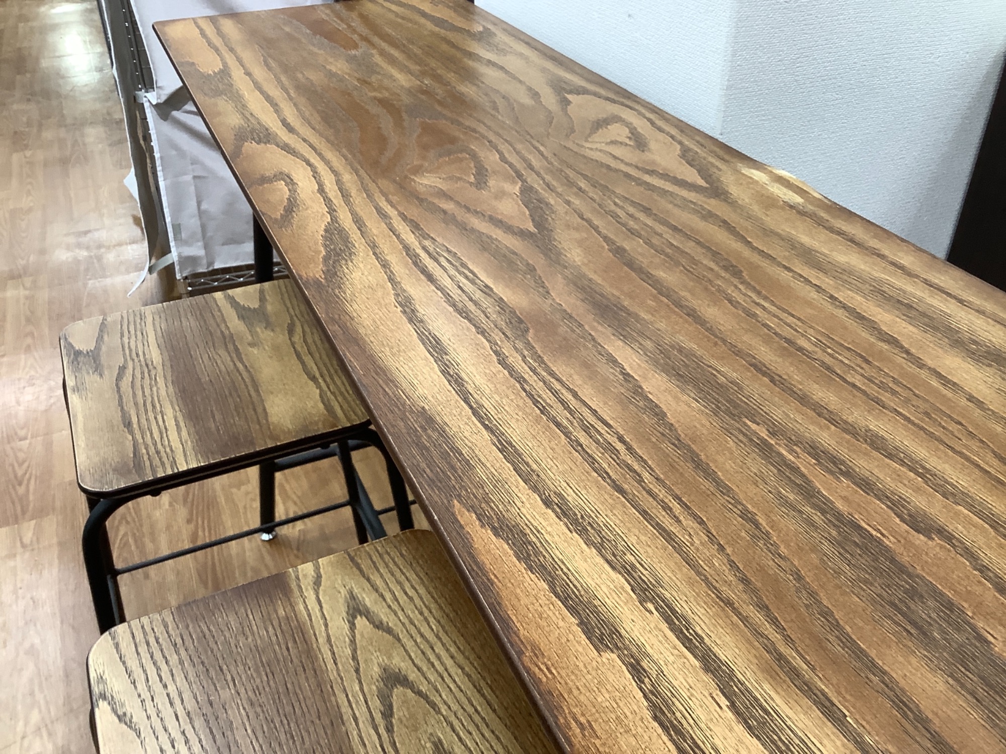 落ち着いた空間でゆったり過ごせる！大和通商のカウンターテーブル  