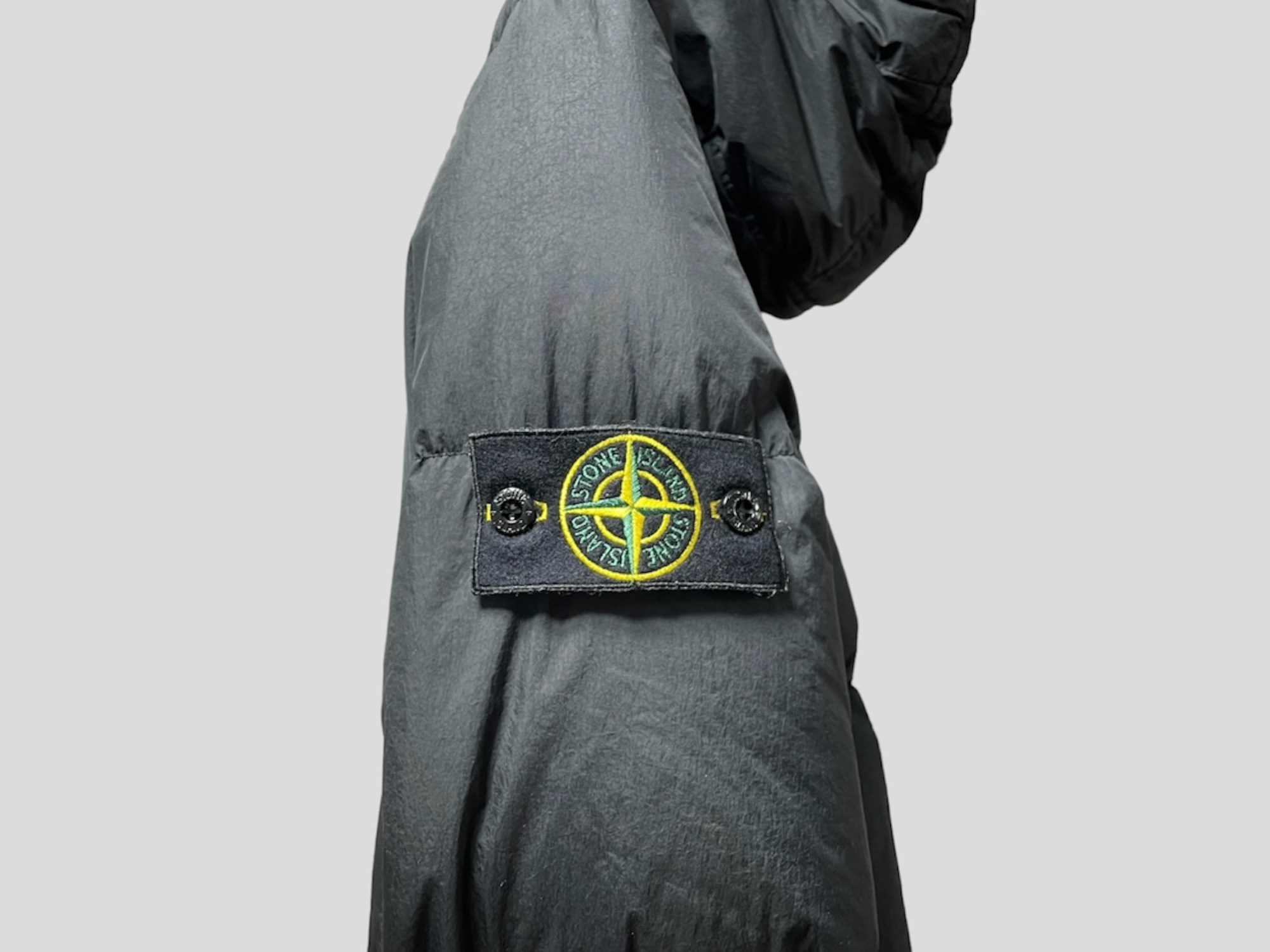 STONE ISLAND（ストーンアイランド）】人気の定番ダウン
