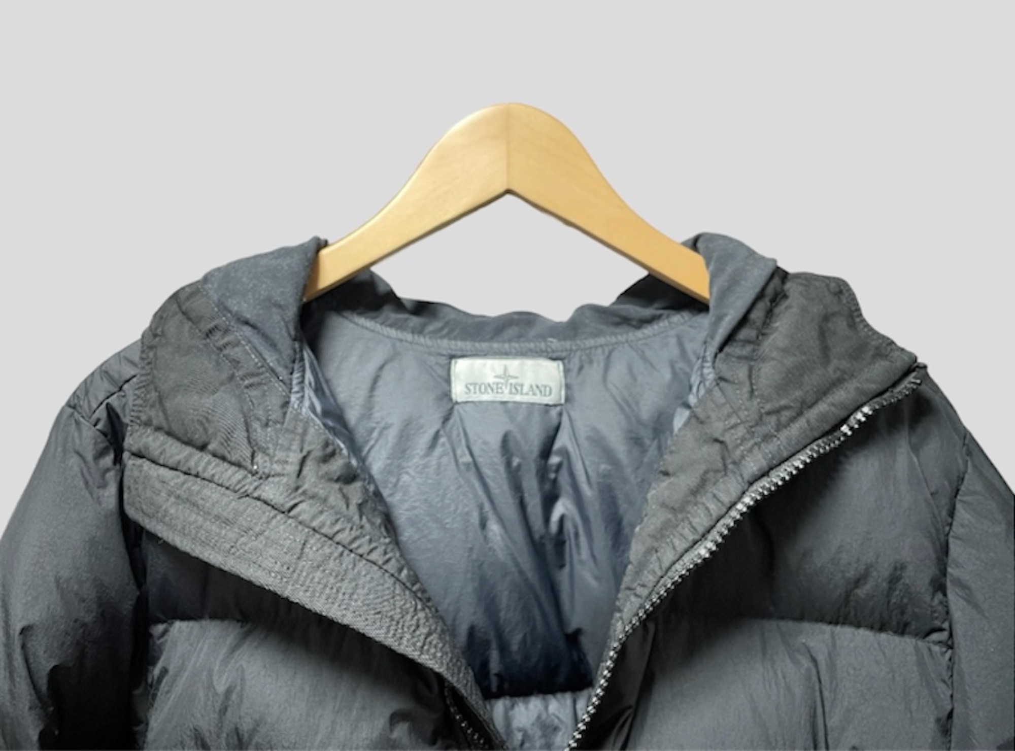STONE ISLAND（ストーンアイランド）】人気の定番ダウン