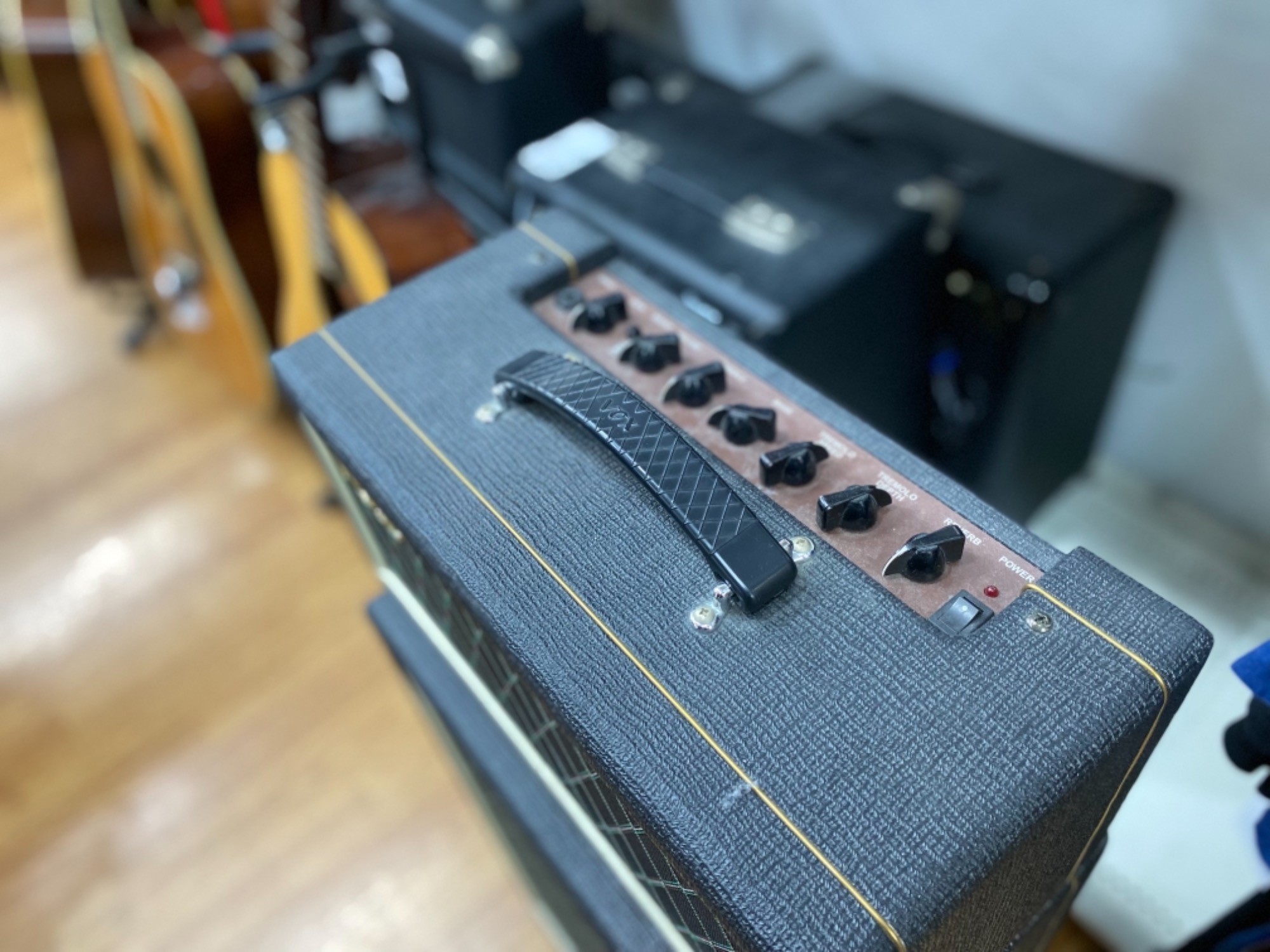VOX】200台限定の50周年モデル、ぜひコレクションしてみては