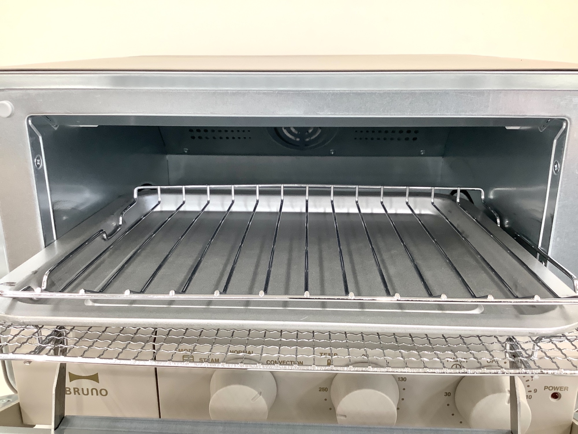 スタイリッシュでお手入れも簡単‼【BRUNO”ブルーノ】スチーム&ベイク