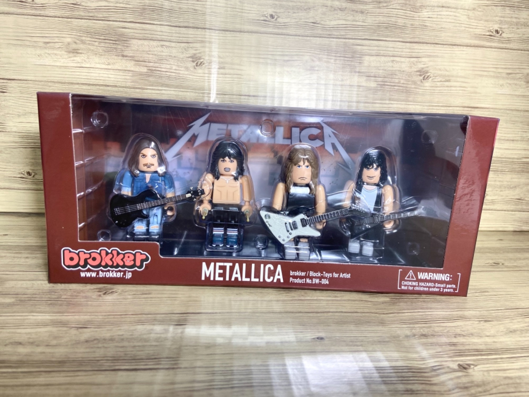 10-FEET brokker フィギュアセット 10-FEETのブロックトイ「brokker」が登場。「京都大作戦」にて商品展示