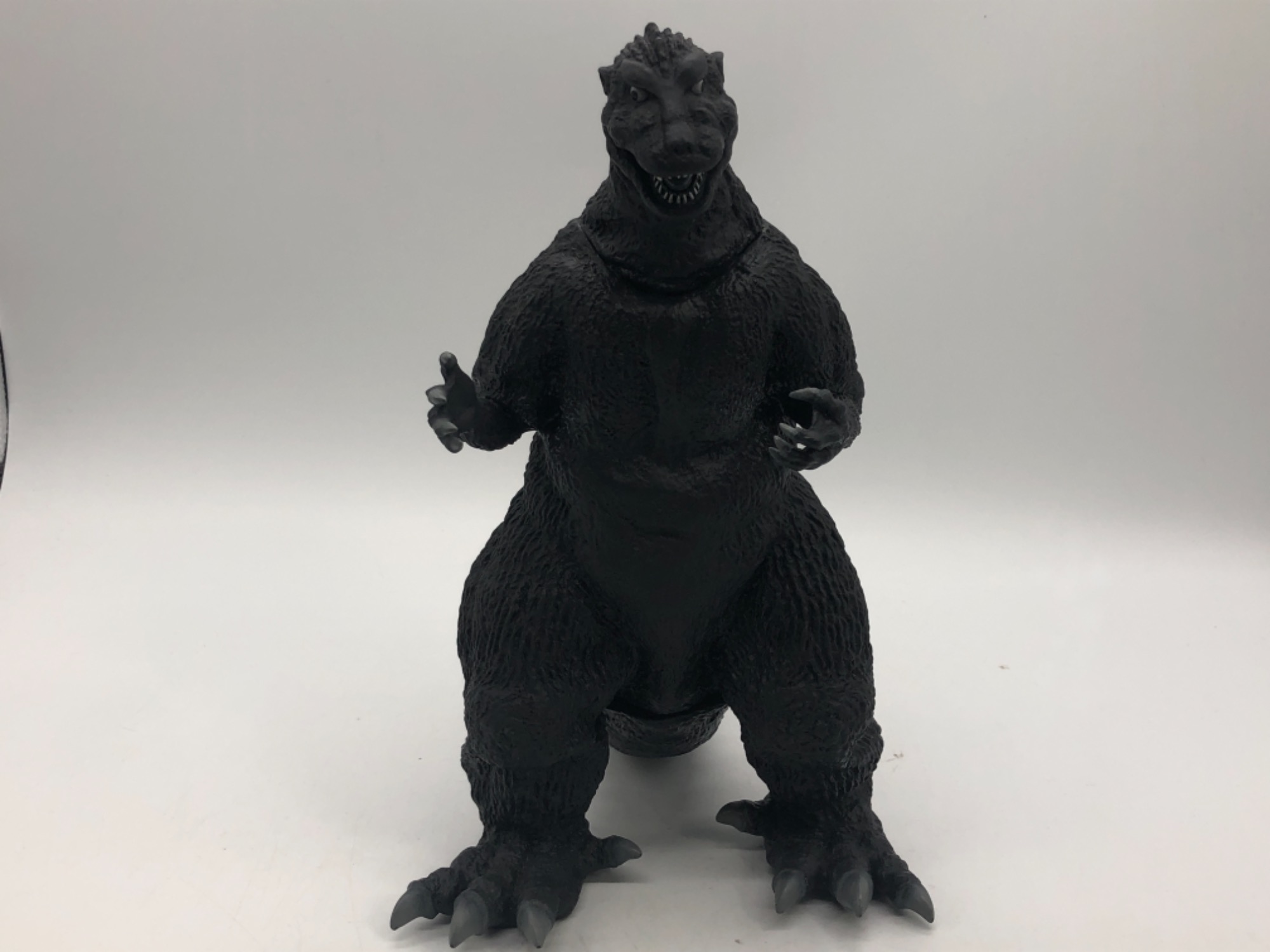 古いゴジラのソフビです ゴジラ ソフビ BANDAI 1992年 - メルカリ